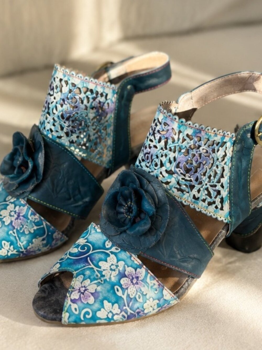 L’Artiste Spring Step Teal Floral Leather Laser Cut Heeled Sandals EU 40/US 9